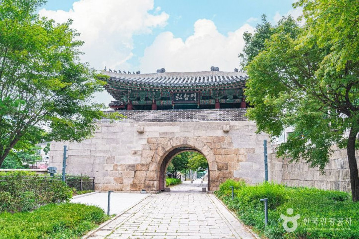 홍지문 및 탕춘대성 여행 추천 - 메고지고