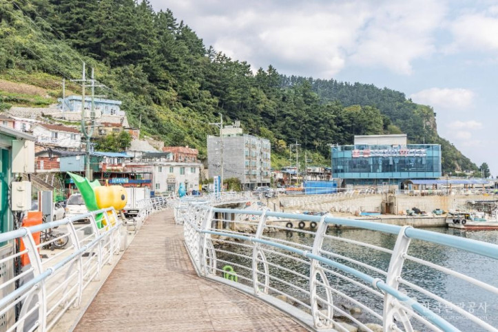 저동항 여행 추천 - 메고지고