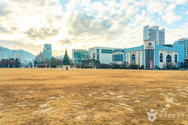 창원광장 여행 추천 - 메고지고