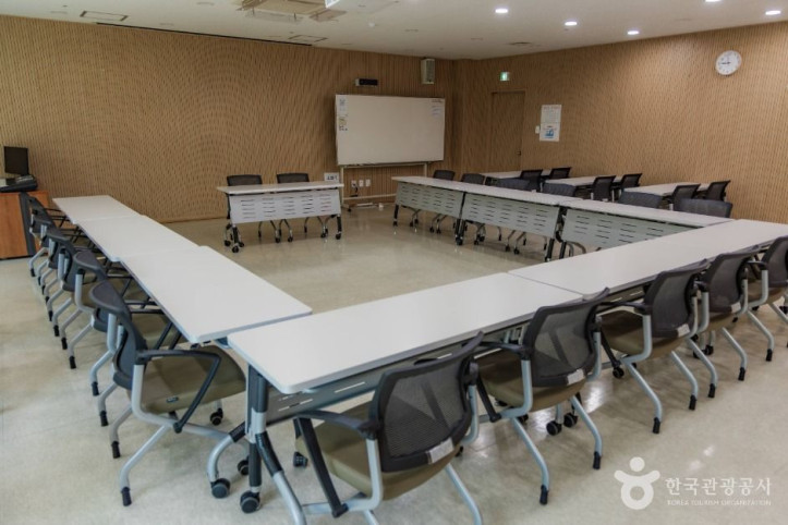 심산기념문화센터 여행 추천 - 메고지고