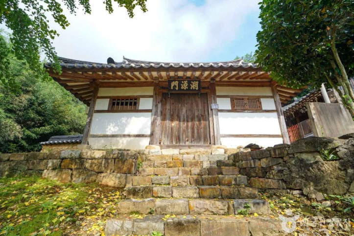 청계서원(함안) 여행 추천 - 메고지고