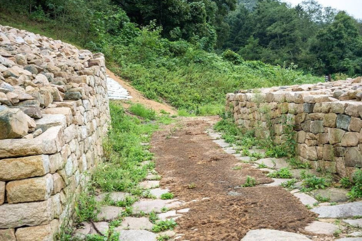 경주 명활성 여행 추천 - 메고지고