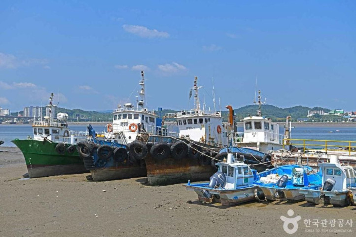 군산항 여행 추천 - 메고지고