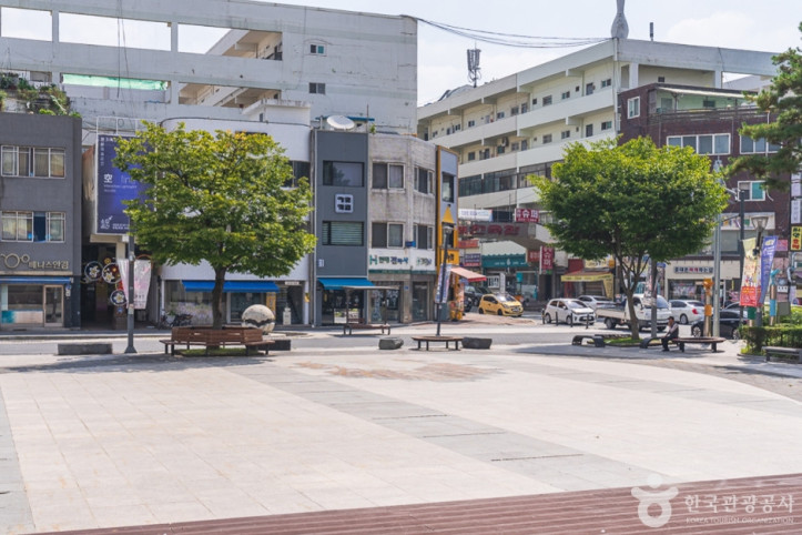 청주청소년광장 여행 추천 - 메고지고