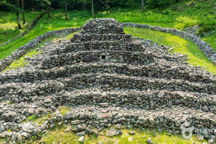 산청 전 구형왕릉 여행 추천 - 메고지고