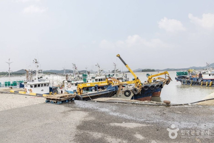 송도항 여행 추천 - 메고지고