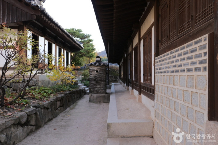 해풍부원군윤택영댁재실 여행 추천 - 메고지고