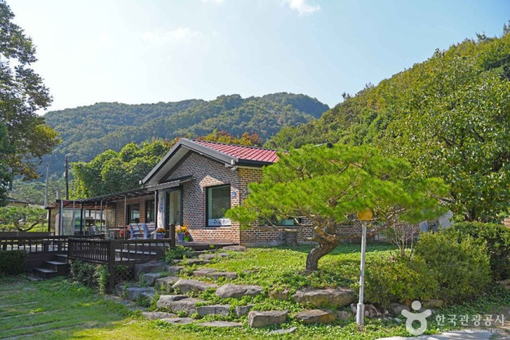 금강아트센터 여행 추천 - 메고지고