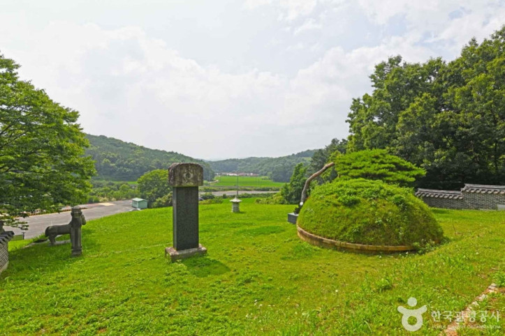 김좌진장군묘 여행 추천 - 메고지고