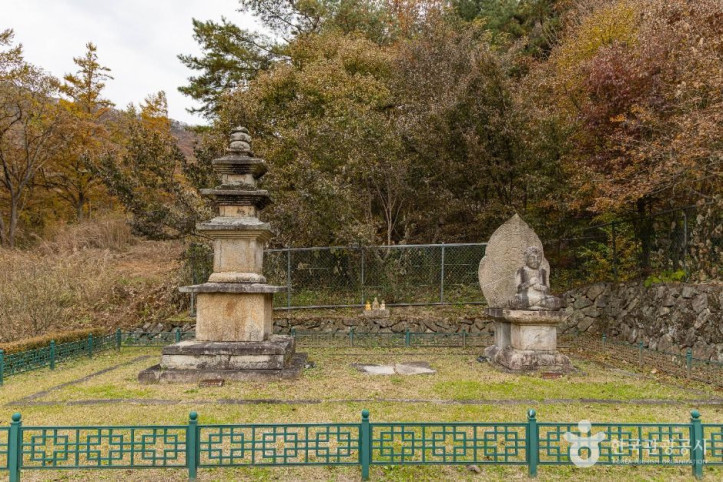 용운사지 삼층석탑 여행 추천 - 메고지고
