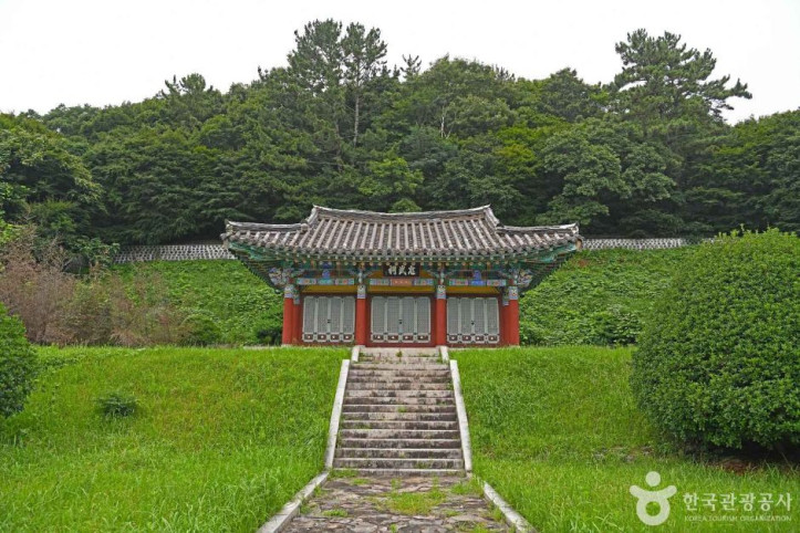 충무사(고흥) 여행 추천 - 메고지고