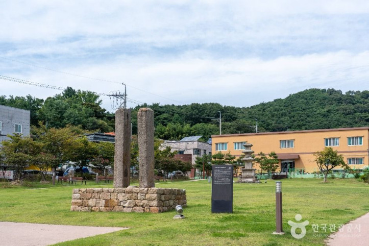 서산동문동오층석탑 및 당간지주 여행 추천 - 메고지고