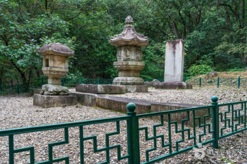 충주 청룡사 위전비 여행 추천 - 메고지고