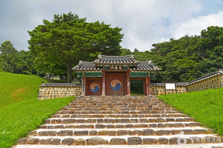 김좌진장군묘 여행 추천 - 메고지고