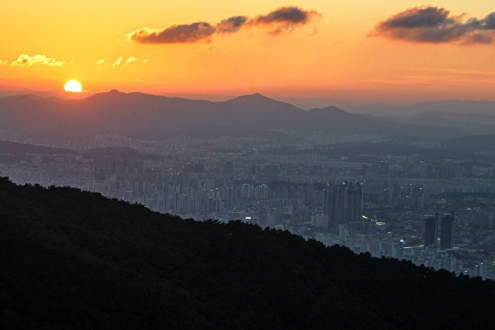 식장산 정상쉼터 여행 추천 - 메고지고