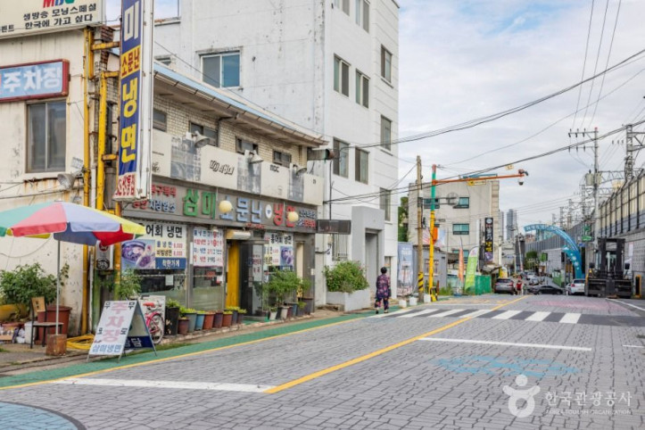 인천 화평동 세숫대야 냉면거리 여행 추천 - 메고지고
