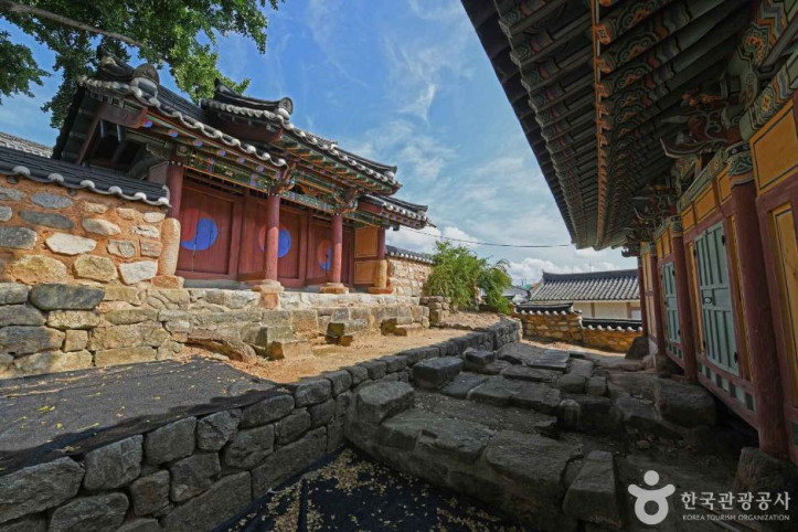 무장향교 여행 추천 - 메고지고