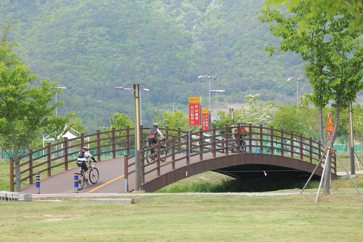 황산문화체육공원 여행 추천 - 메고지고