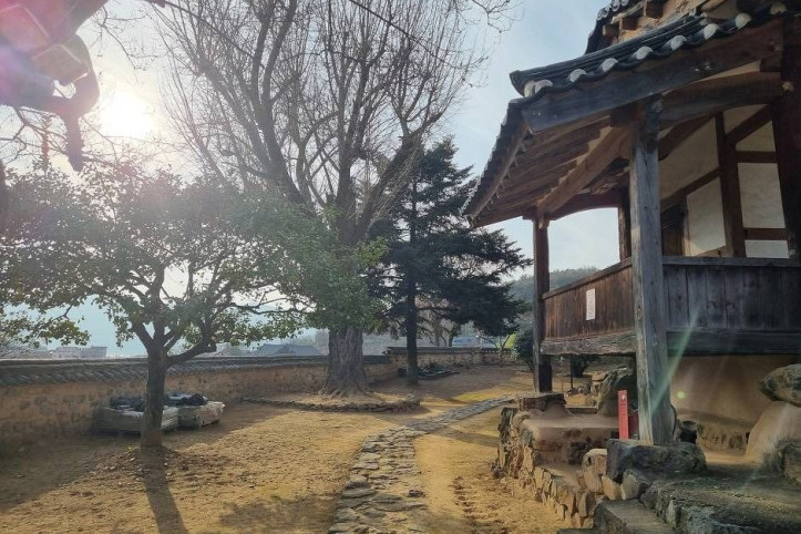 밀양향교 여행 추천 - 메고지고