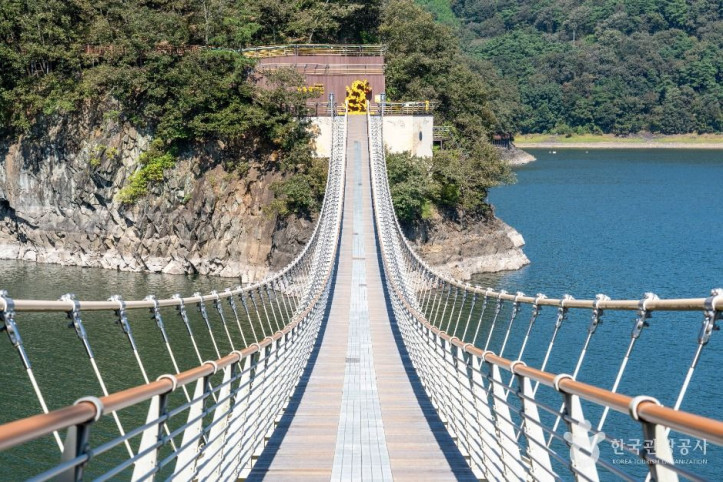 장성호 수변길 여행 추천 - 메고지고