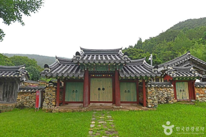 돌산향교 여행 추천 - 메고지고