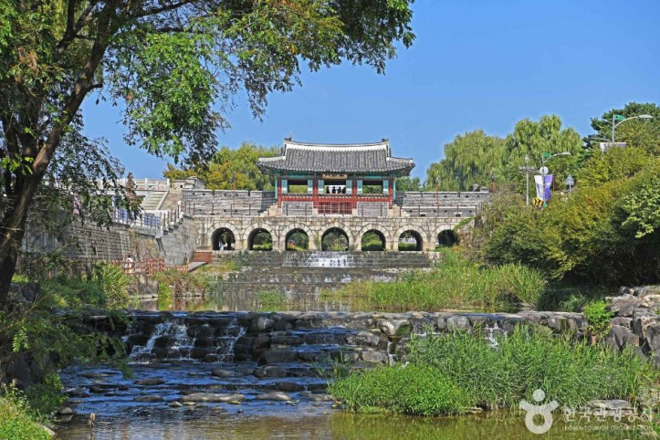 화홍문(華虹門) 여행 추천 - 메고지고