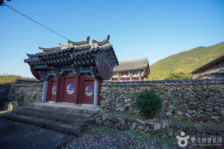 국산서원 여행 추천 - 메고지고