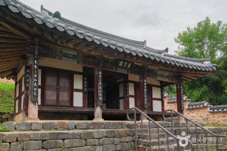 용암사(장수) 여행 추천 - 메고지고