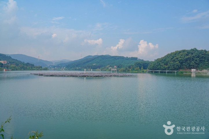덕산저수지 여행 추천 - 메고지고