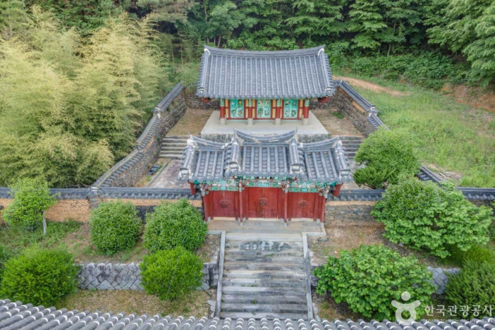 덕산서원(고성) 여행 추천 - 메고지고
