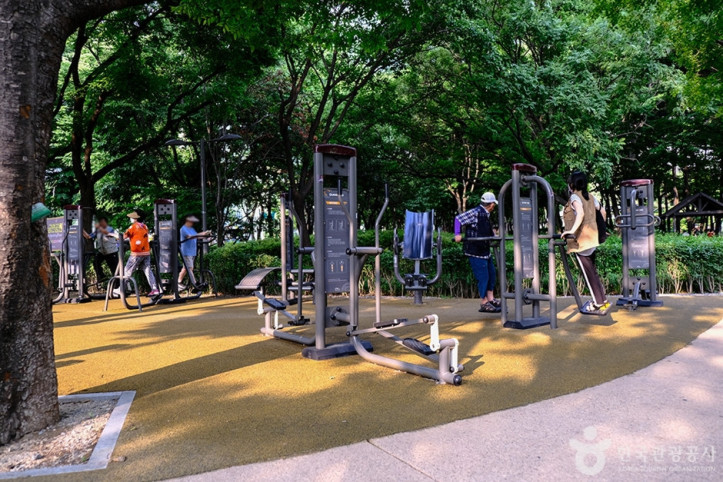삿갓봉근린공원 여행 추천 - 메고지고