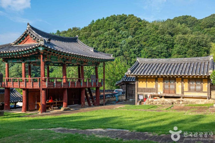 지례향교대성전 여행 추천 - 메고지고