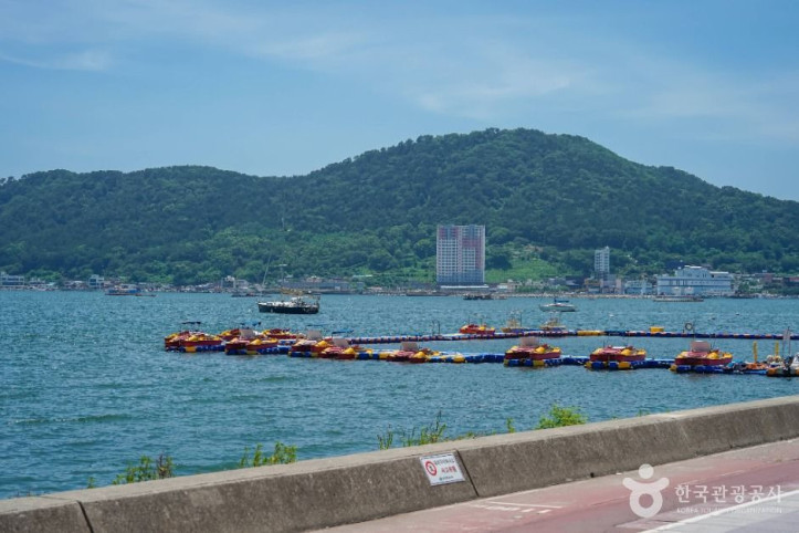 진해루해변공원 여행 추천 - 메고지고