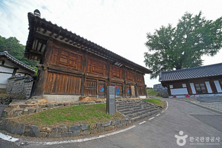 정산향교 여행 추천 - 메고지고