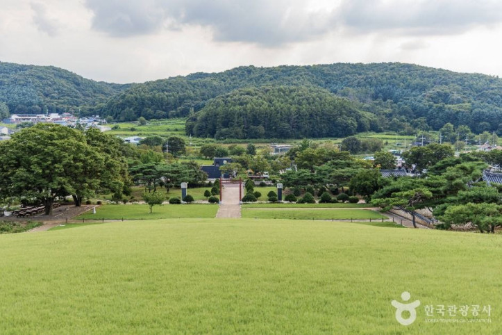 파주 윤관장군묘 여행 추천 - 메고지고