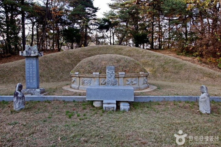 충주 석보군 묘소 여행 추천 - 메고지고