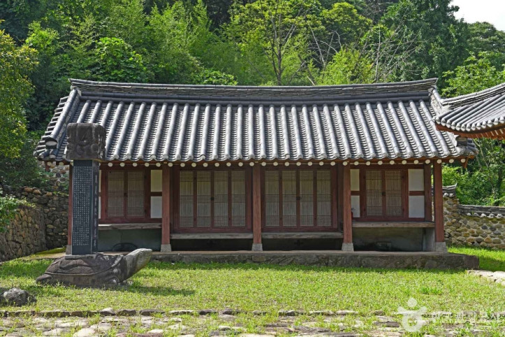 봉암서원 (장성) 여행 추천 - 메고지고