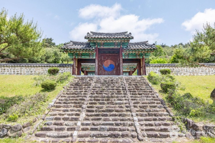 청주 충렬사 여행 추천 - 메고지고