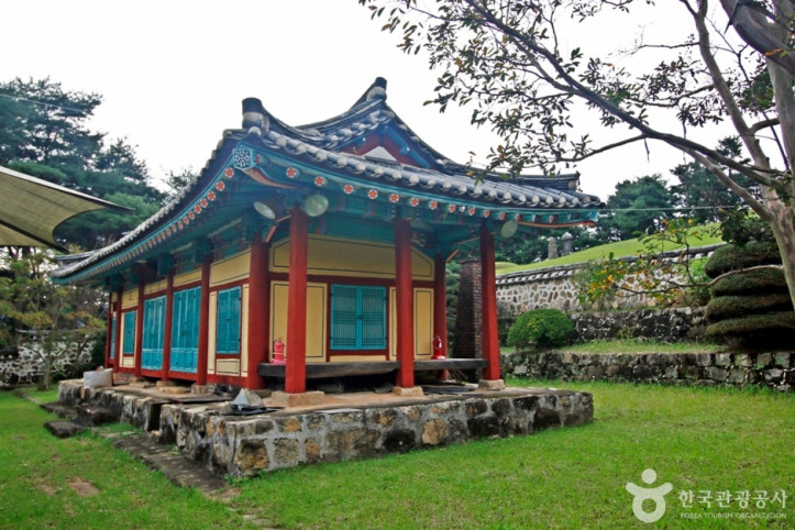 김정선생묘소일원 여행 추천 - 메고지고