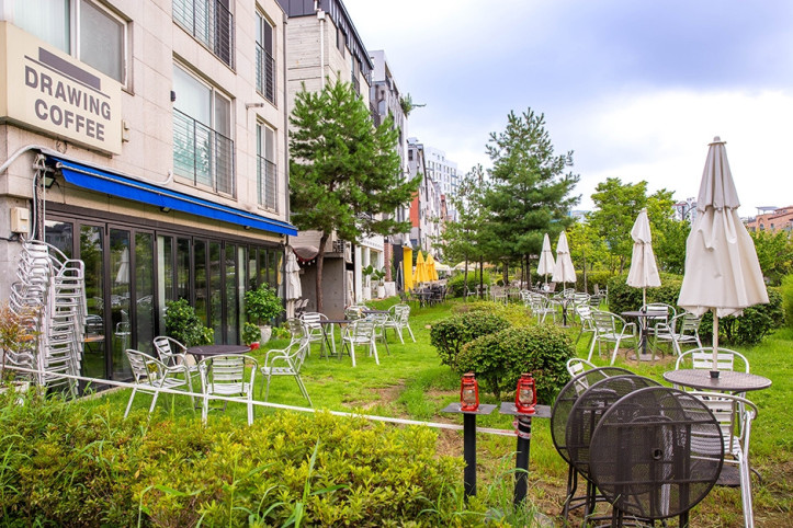 동편마을 카페거리 여행 추천 - 메고지고