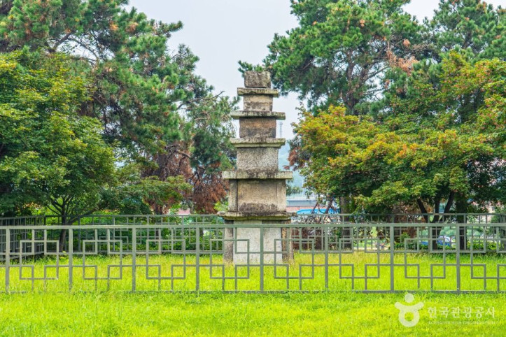 안성도기동삼층석탑 여행 추천 - 메고지고