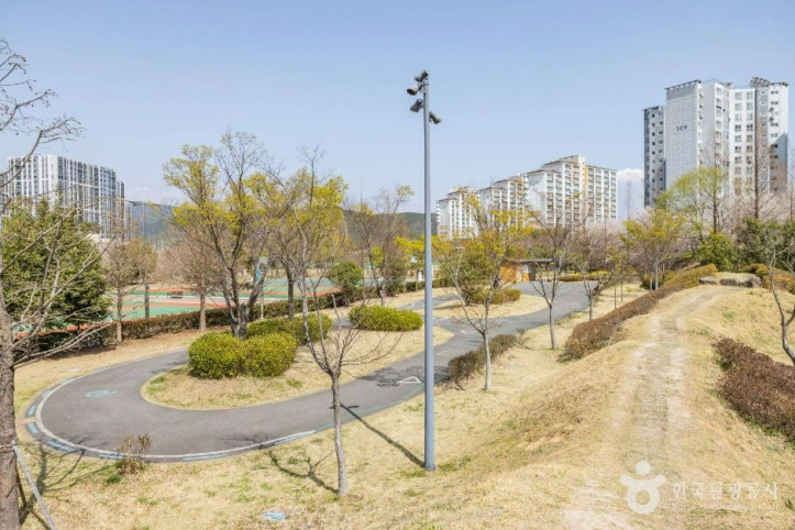 기적의놀이터 3호 시가모노 여행 추천 - 메고지고