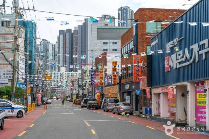 원대가구 명물거리 여행 추천 - 메고지고