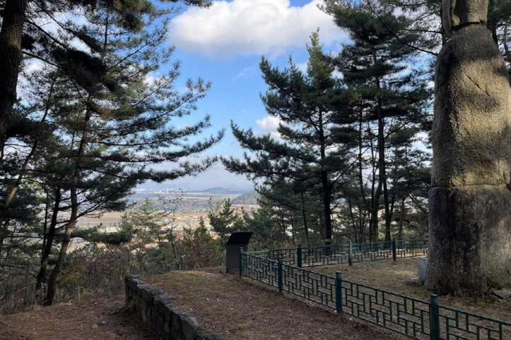예산 삽교읍 석조보살입상 여행 추천 - 메고지고