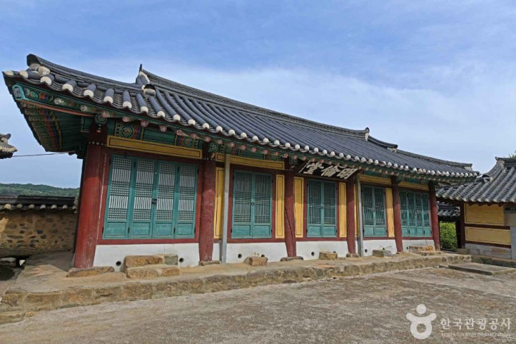 신창향교 여행 추천 - 메고지고