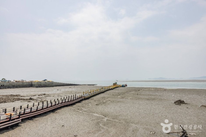 장구너머항 여행 추천 - 메고지고