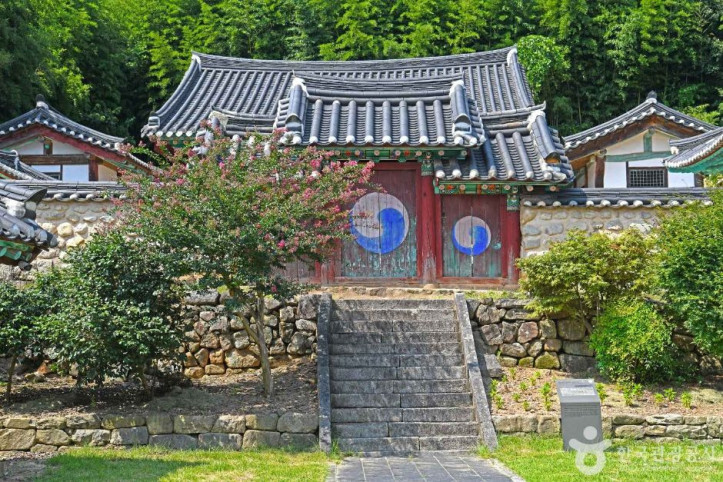 익산향교 여행 추천 - 메고지고