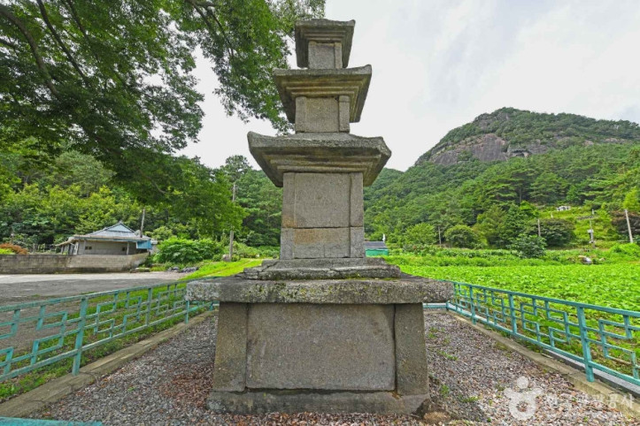 한산사지삼층석탑 여행 추천 - 메고지고