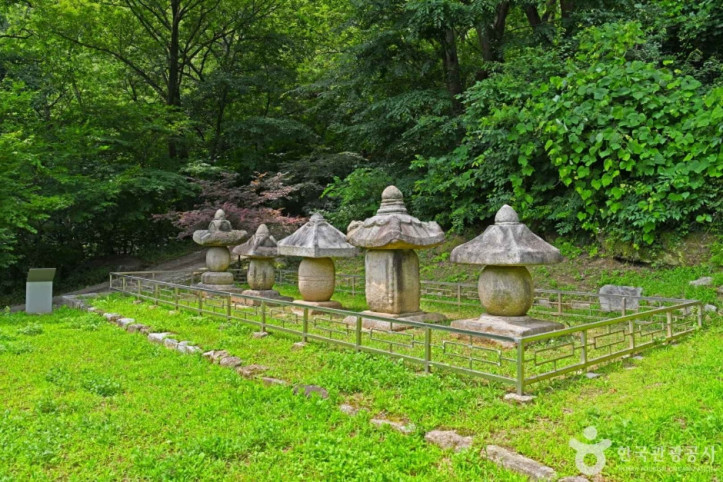 괴산 백운사 승탑군 여행 추천 - 메고지고