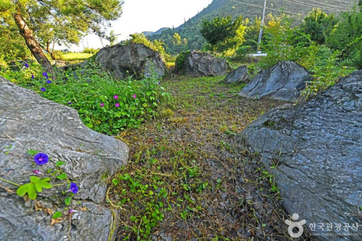 삼태산 경관 여행 추천 - 메고지고